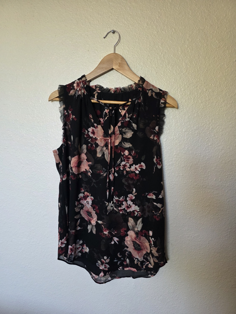 White House Black Market Floral Sleeveless Blouse, Small